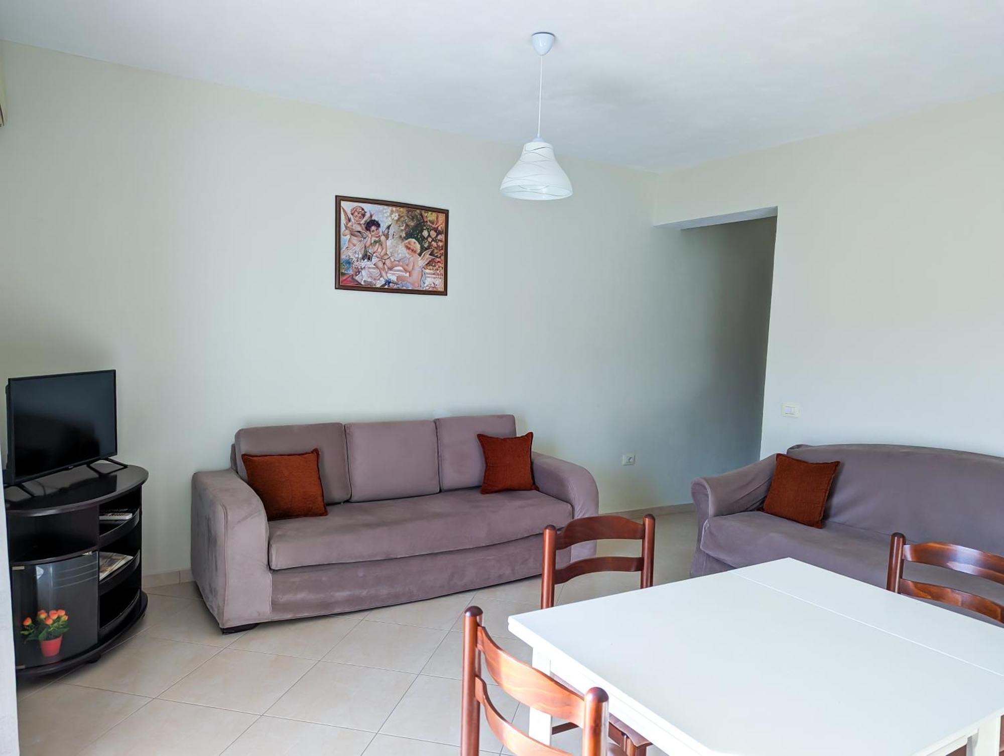 Sarah'S Apartments - 5 Min Walk To Beaches & Boulevard - Big Balcony! Sarandë Eksteriør billede