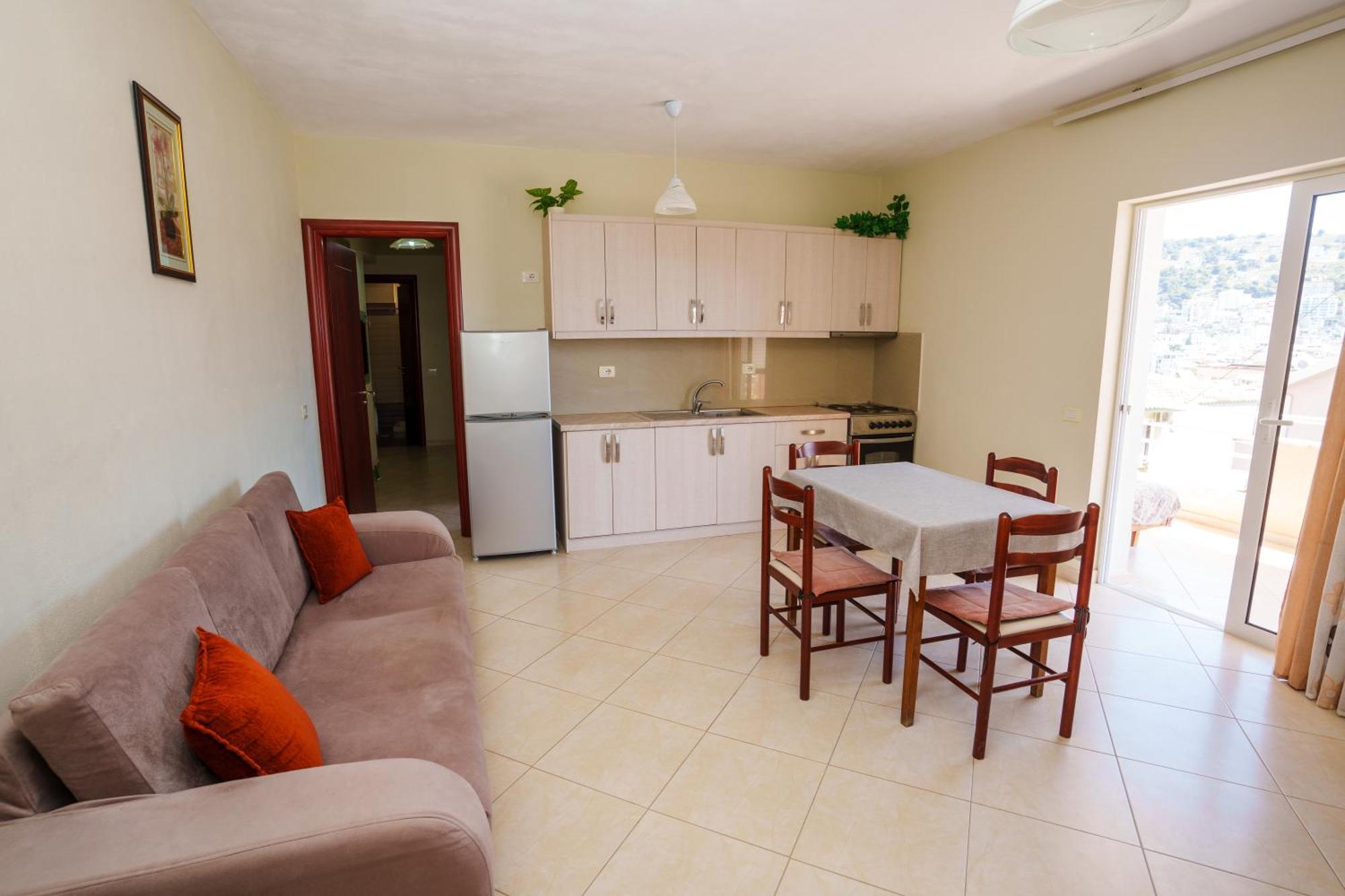 Sarah'S Apartments - 5 Min Walk To Beaches & Boulevard - Big Balcony! Sarandë Eksteriør billede