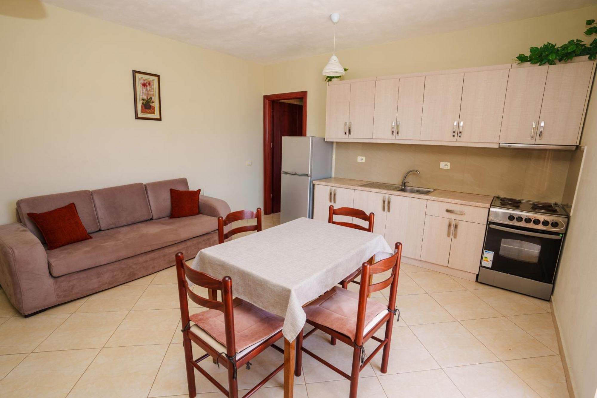 Sarah'S Apartments - 5 Min Walk To Beaches & Boulevard - Big Balcony! Sarandë Eksteriør billede